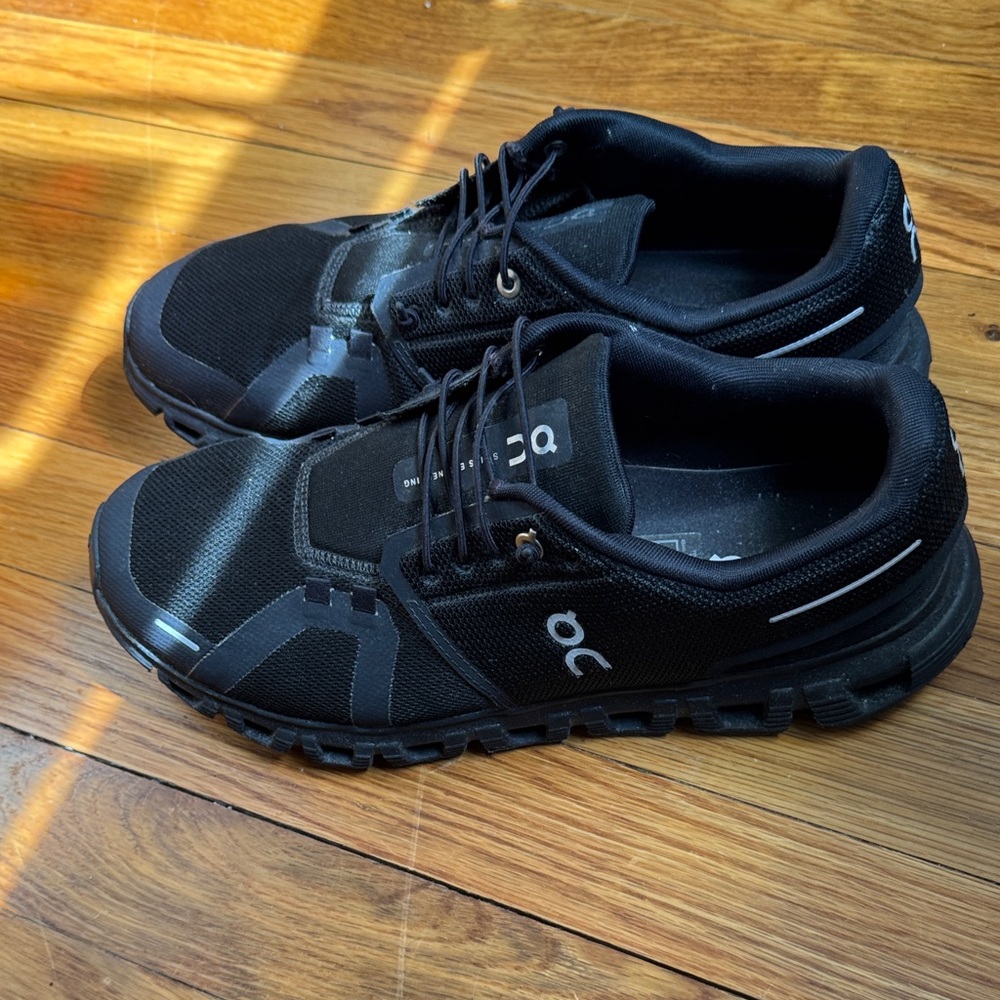 On Running Woman’s cloud  Sneakers in Black
